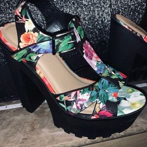 Floral platform heels